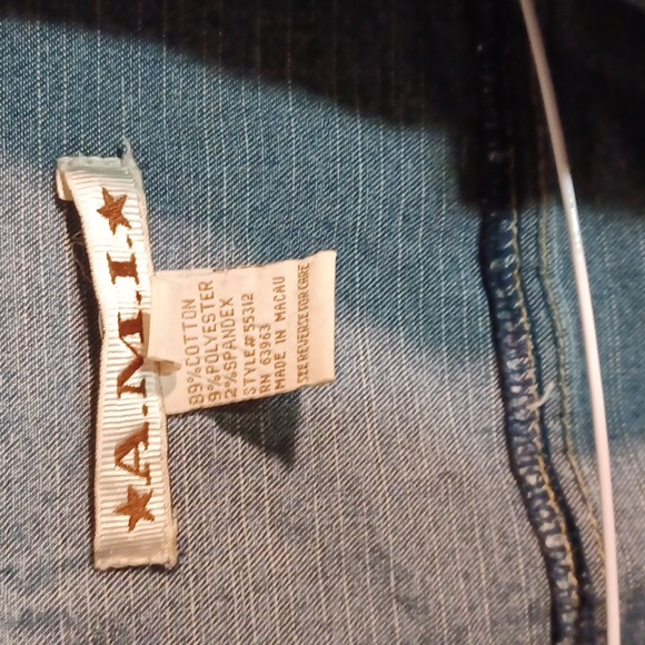 Stylish denim jacket! - Picture 3 of 4